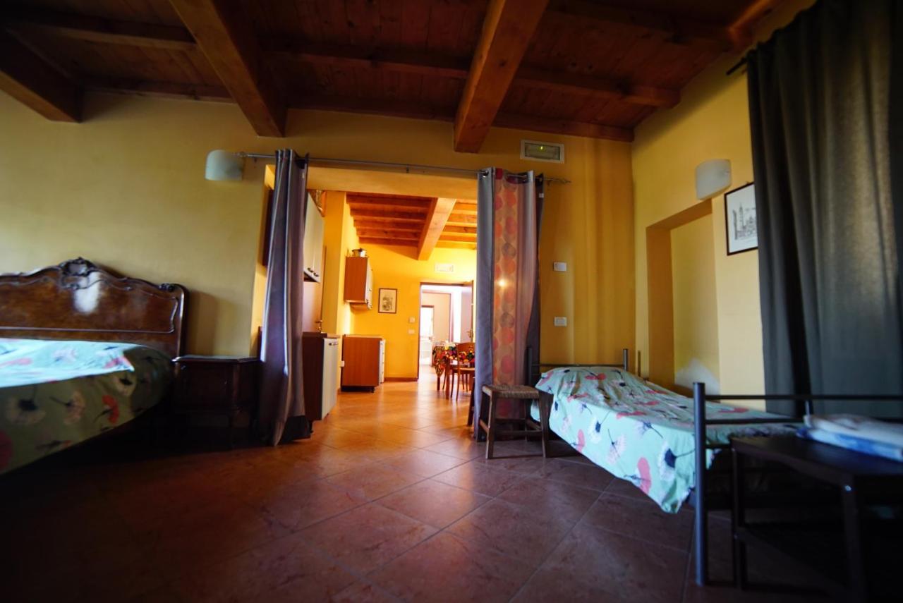 Вилла Agriturismo Il Sole Rivarolo del Re ed Uniti Экстерьер фото